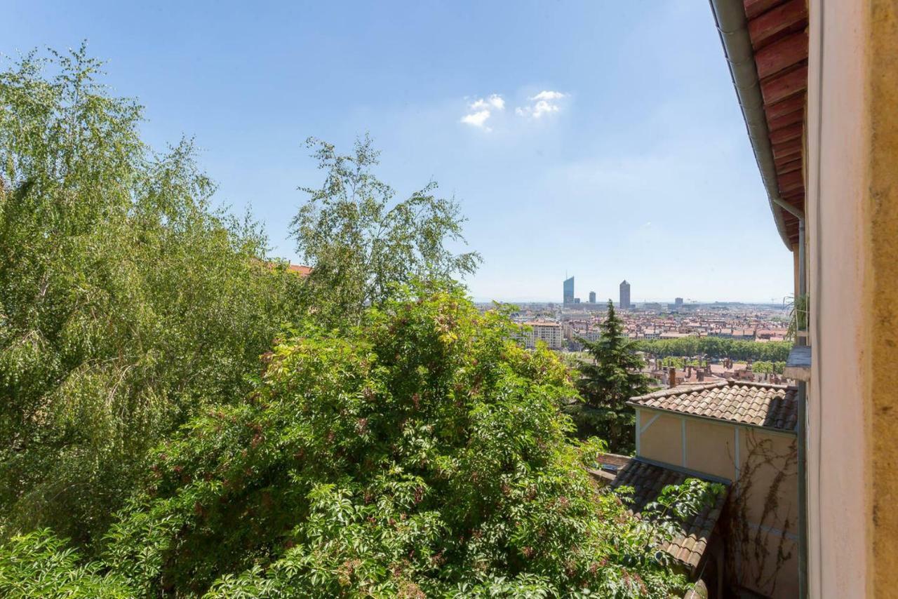 Sur Les Hauteurs Du Vieux Lyon Exterior photo